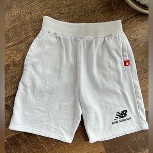 Boys New Balance White Shorts - cotton/sweatshirt material. Preloved EUC! Size M
